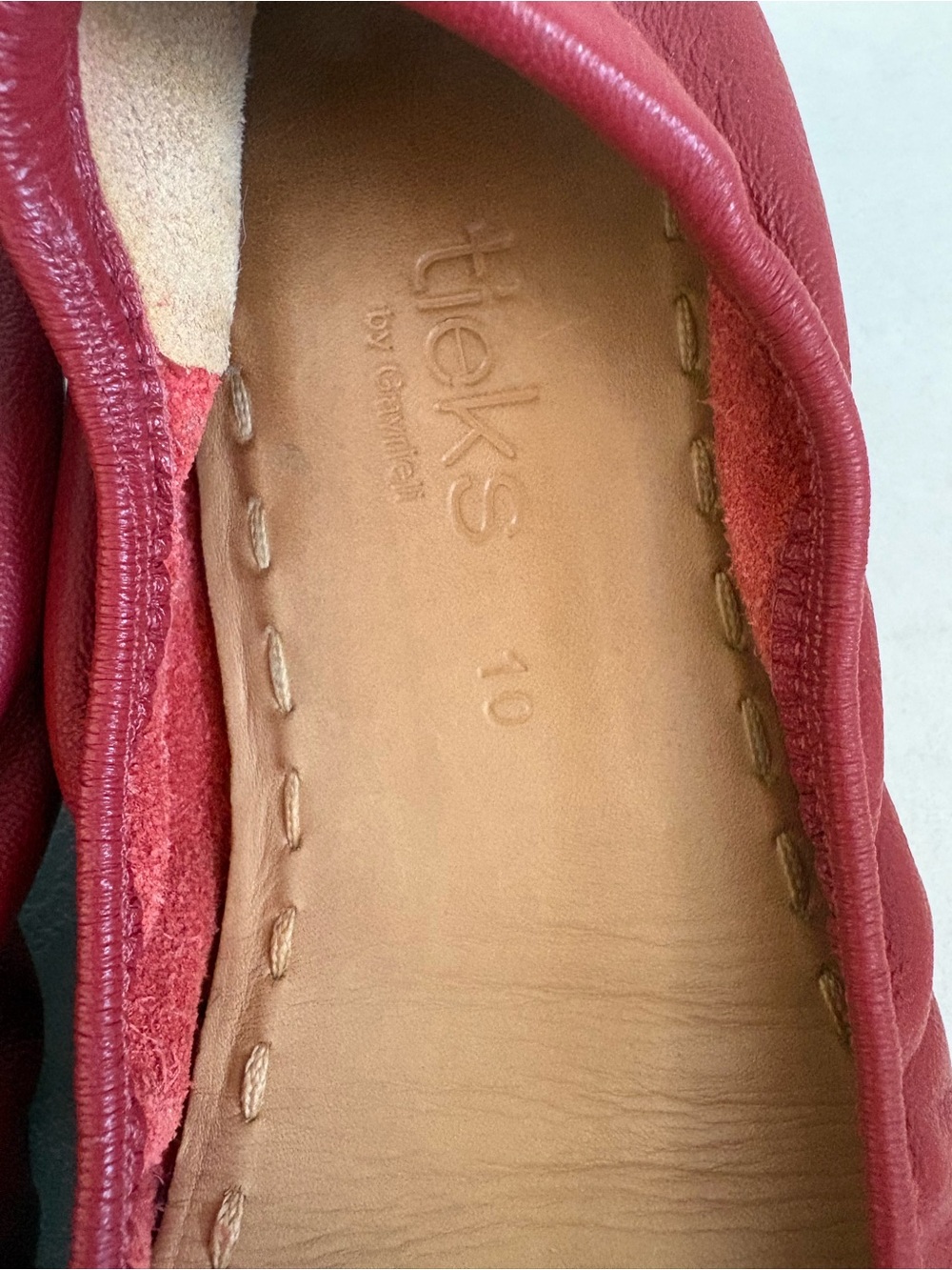 Red Tieks ~ size 10 - Picture 6 of 13